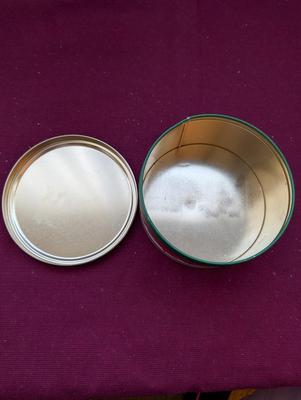 Large lot of vintage Christmas decorations.