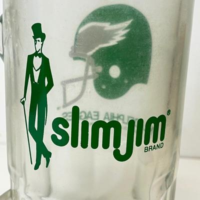 LOT 199: Large Collection of Baseball Cards and More