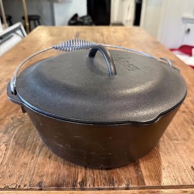 Lodge Cast Iron Dutch Oven (KN-BM)