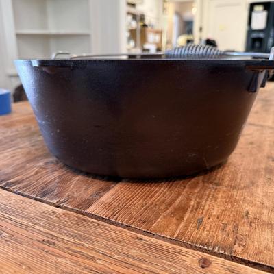 Lodge Cast Iron Dutch Oven (KN-BM)
