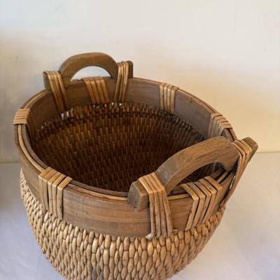 Chinese Woven Willow Basket with Indonesian Urn & Reed Basket (E-HS)