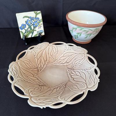 Roselane Pottery Leaf Dish, Emerson Creek Pottery Bowl, & Anne Isaac Art Tile (K-HS)