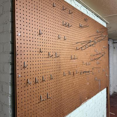 Workbench with Wilton Vise & Pegboard (BS2-HS)