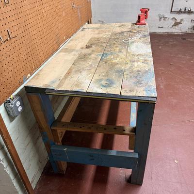 Workbench with Wilton Vise & Pegboard (BS2-HS)