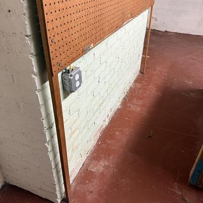 Workbench with Wilton Vise & Pegboard (BS2-HS)