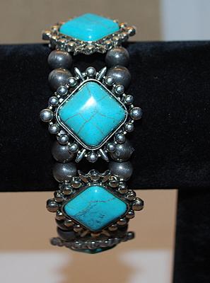 Showy Solid ELASTIC "Crackled" JADE STONES BRACELET (2½" Opening) with Silver Tone Globe Accents