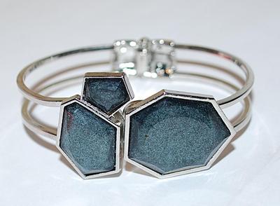 HINGED Spring Snap-Open BRACELET (2¼" Opening) with Hexagon Shape Glittery BLACK Graphite Style Beveled Stones