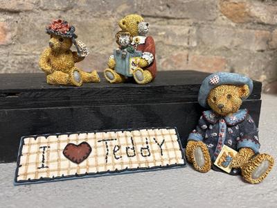 Sale Photo Thumbnail #499: Lulu from the Hats for Teddy series, Mary Jo from the Reading with Teddy series, and Nita & nameplate