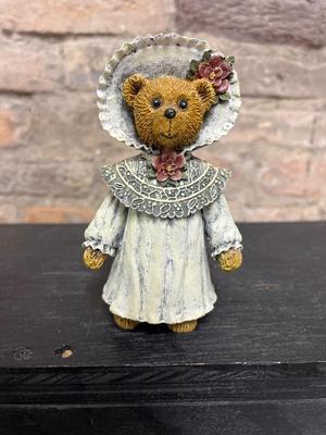 Sale Photo Thumbnail #513: From the Victorian Teddies series, Yvonne and Georgia (no box)