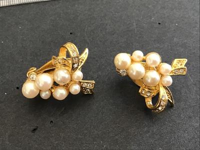 Vintage Earrings Marked clip on