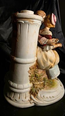 Vintage “Di Amore” Amaretto Porcelain Courting Couple Decanter – Limited Edition Italian Barware Figurine (Serial No. A0202)