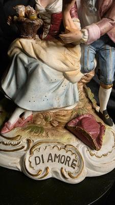Vintage “Di Amore” Amaretto Porcelain Courting Couple Decanter – Limited Edition Italian Barware Figurine (Serial No. A0202)