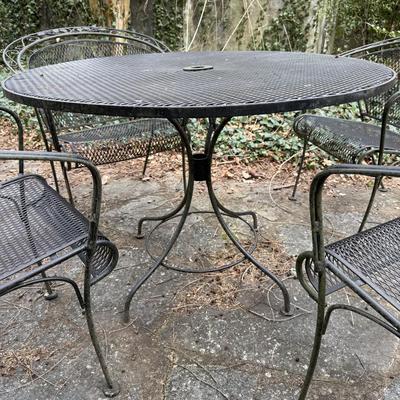 Iron Garden Table with Four Chairs (Y-BM)