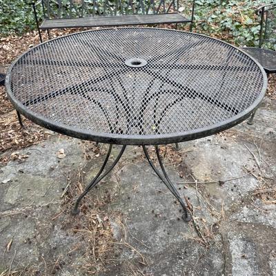 Wrought Iron Table with Five Chairs (Y-BM)