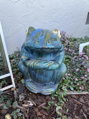 Garden Decor And Potted Plants