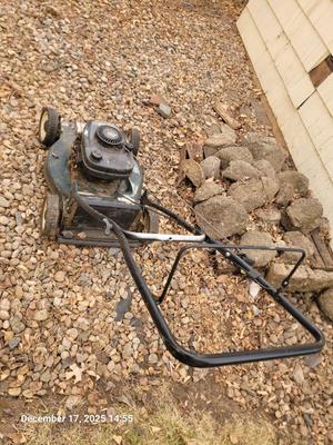 Sale Photo Thumbnail #22: Has compression, did not try to start