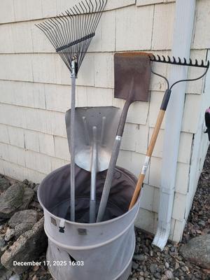 Sale Photo Thumbnail #31: In a collapsible tote