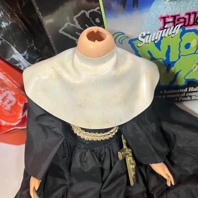 LOT 41: Spooky Collection - Monster Mash Animated Toy and More