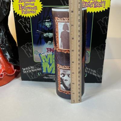 LOT 41: Spooky Collection - Monster Mash Animated Toy and More