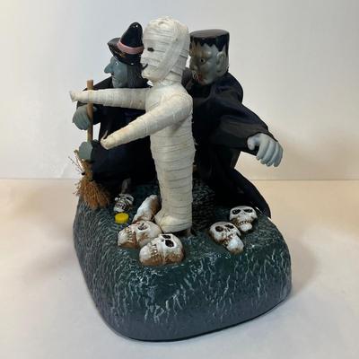 LOT 41: Spooky Collection - Monster Mash Animated Toy and More