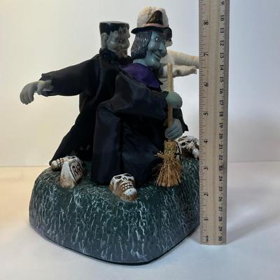 LOT 41: Spooky Collection - Monster Mash Animated Toy and More