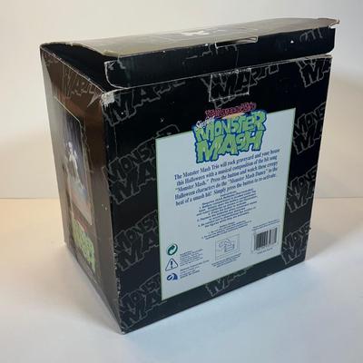 LOT 41: Spooky Collection - Monster Mash Animated Toy and More