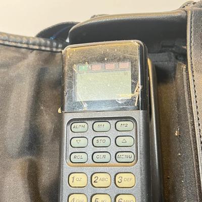 LOT 44: Vintage Mobile Phone - AT&T 3035