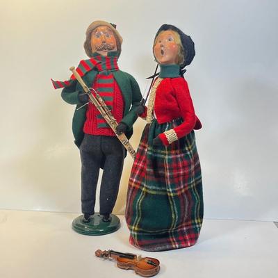 LOT 49: Byers Choice Carolers and Lantern