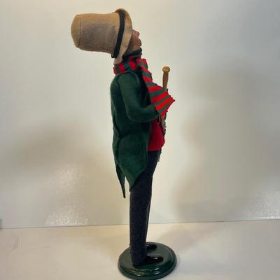 LOT 49: Byers Choice Carolers and Lantern