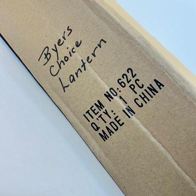 LOT 49: Byers Choice Carolers and Lantern