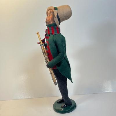 LOT 49: Byers Choice Carolers and Lantern