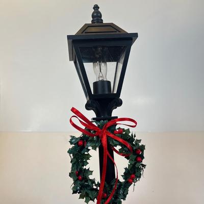 LOT 49: Byers Choice Carolers and Lantern