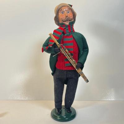 LOT 49: Byers Choice Carolers and Lantern