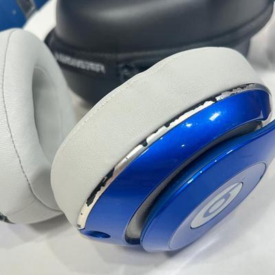 LOT 52A: Wireless Headphones - New in Package Status Between Earbuds and Beats Studio in Travel Case