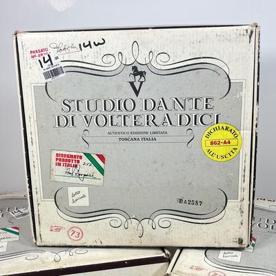 LOT 57: Studio Dante di Volteradici Plates