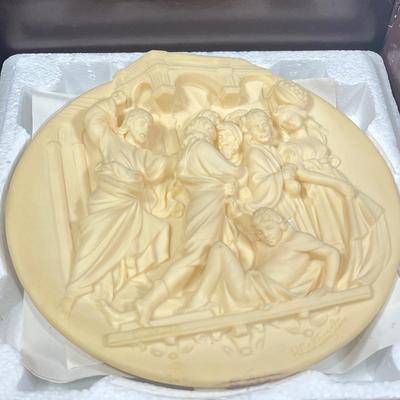 LOT 57: Studio Dante di Volteradici Plates