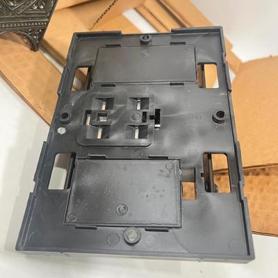 LOT 59: Home Hardware - Doorbell, Thermostat and More