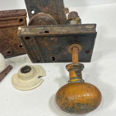 LOT 61: New and Vintage Door Hardware