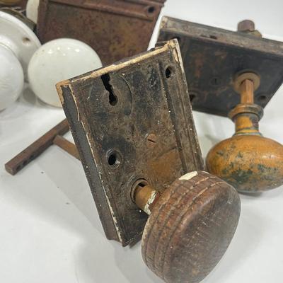 LOT 61: New and Vintage Door Hardware