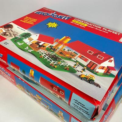 LOT 63: Vintage Majorette Majokit Construction Playsets