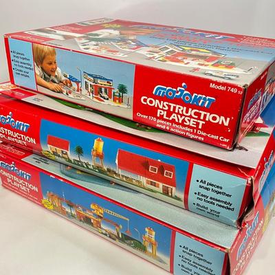 LOT 63: Vintage Majorette Majokit Construction Playsets