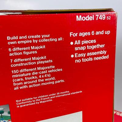 LOT 63: Vintage Majorette Majokit Construction Playsets