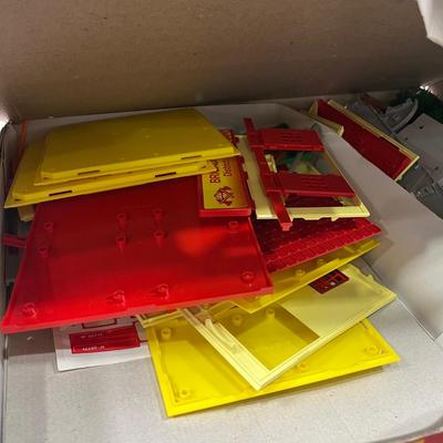 LOT 64: Vintage Majorette Majokit Construction Playsets