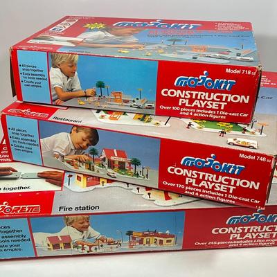 LOT 64: Vintage Majorette Majokit Construction Playsets