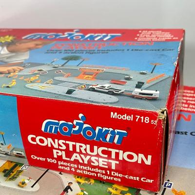 LOT 64: Vintage Majorette Majokit Construction Playsets