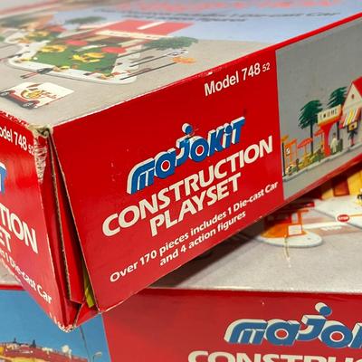 LOT 64: Vintage Majorette Majokit Construction Playsets