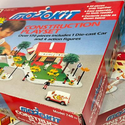 LOT 64: Vintage Majorette Majokit Construction Playsets