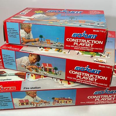 LOT 64: Vintage Majorette Majokit Construction Playsets