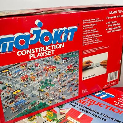 LOT 64: Vintage Majorette Majokit Construction Playsets