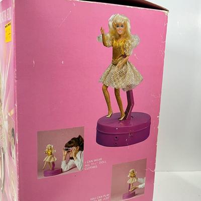 LOT 68: Vintage Posin' Picture Perfect Doll and Mr. Christmas Jukebox Rock